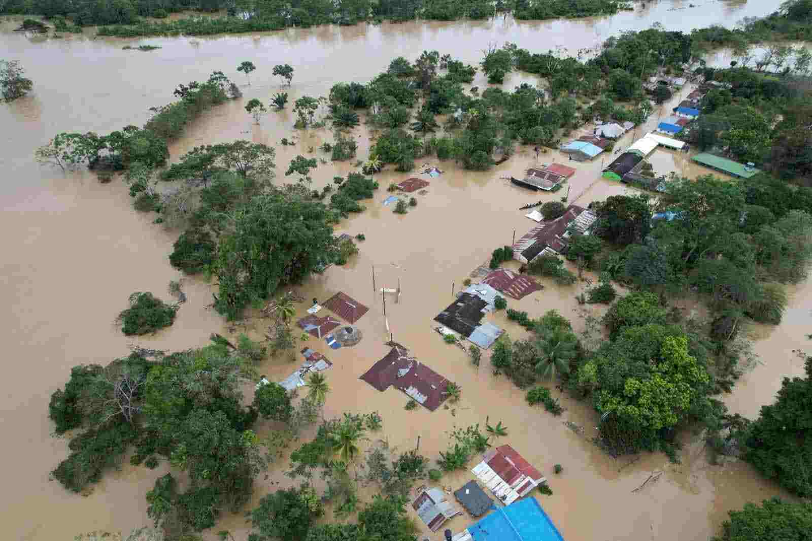 UNGRD despliega asistencia para 13 mil familias damnificadas por inundaciones en Córdoba
