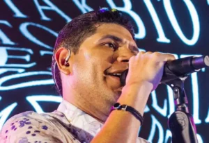 En avión ambulancia trasladan a Barranquilla al cantante ´Kbeto´ Zuleta